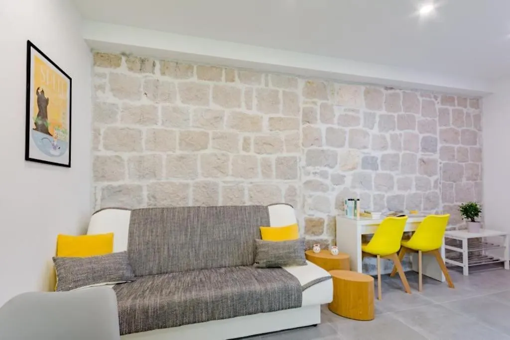 Apartment Mia Σπλιτ 0*,